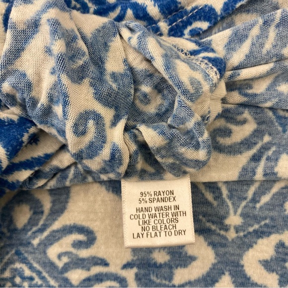 Olivia Moon Women's Top Blue Tank Style, Scoop Neck, Sleeveless Shirt Medium - Picture 8 of 8